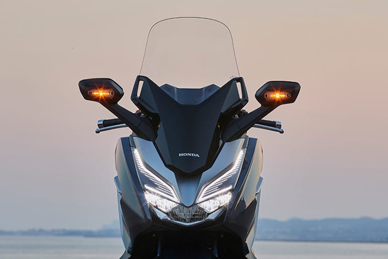 Honda Forza 300 (2018) | Review