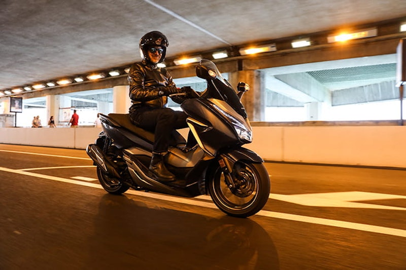 Honda Forza 300 (2018) | Review
