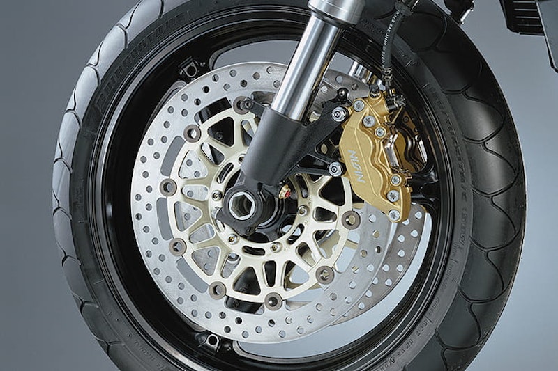 The 954 is, quite rightly, regarded as the quintessential FireBlade model.