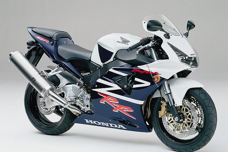 The 954 is, quite rightly, regarded as the quintessential FireBlade model.