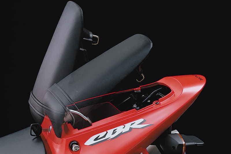 The 954 is, quite rightly, regarded as the quintessential FireBlade model.