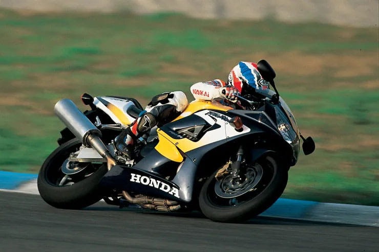 2000 Honda CBR900RR Review Used Price Spec_02