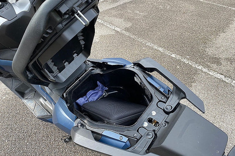 Honda Forza 750 2021 Scooter Review Price Spec_042