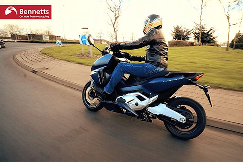 Honda Forza 750 2021 Scooter Review Price Spec_056