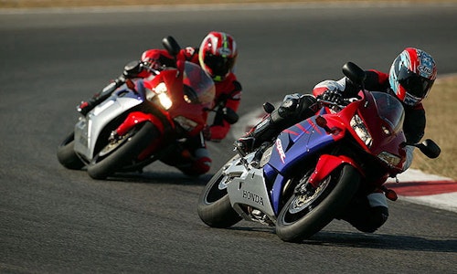 Honda CBR1000RR Fireblade (2004-2007): [ Review & Buying Guide ]