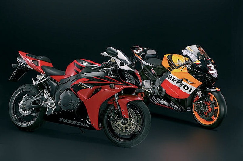 Honda CBR1000RR FireBlade 2004 Review Used Guide_08