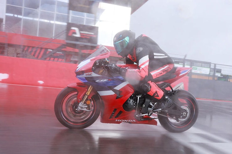 2024 Honda CBR1000RRR FireBlade SP Review Details Price Spec_277