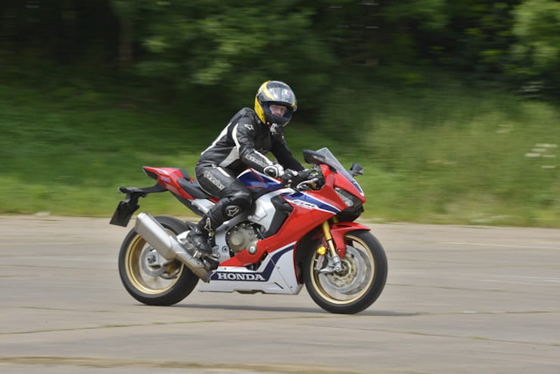 Honda Fireblade (2017) Bruntingthorpe test
