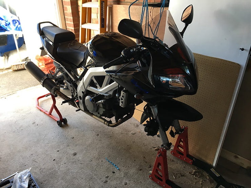 Road bike to track bike_SV650