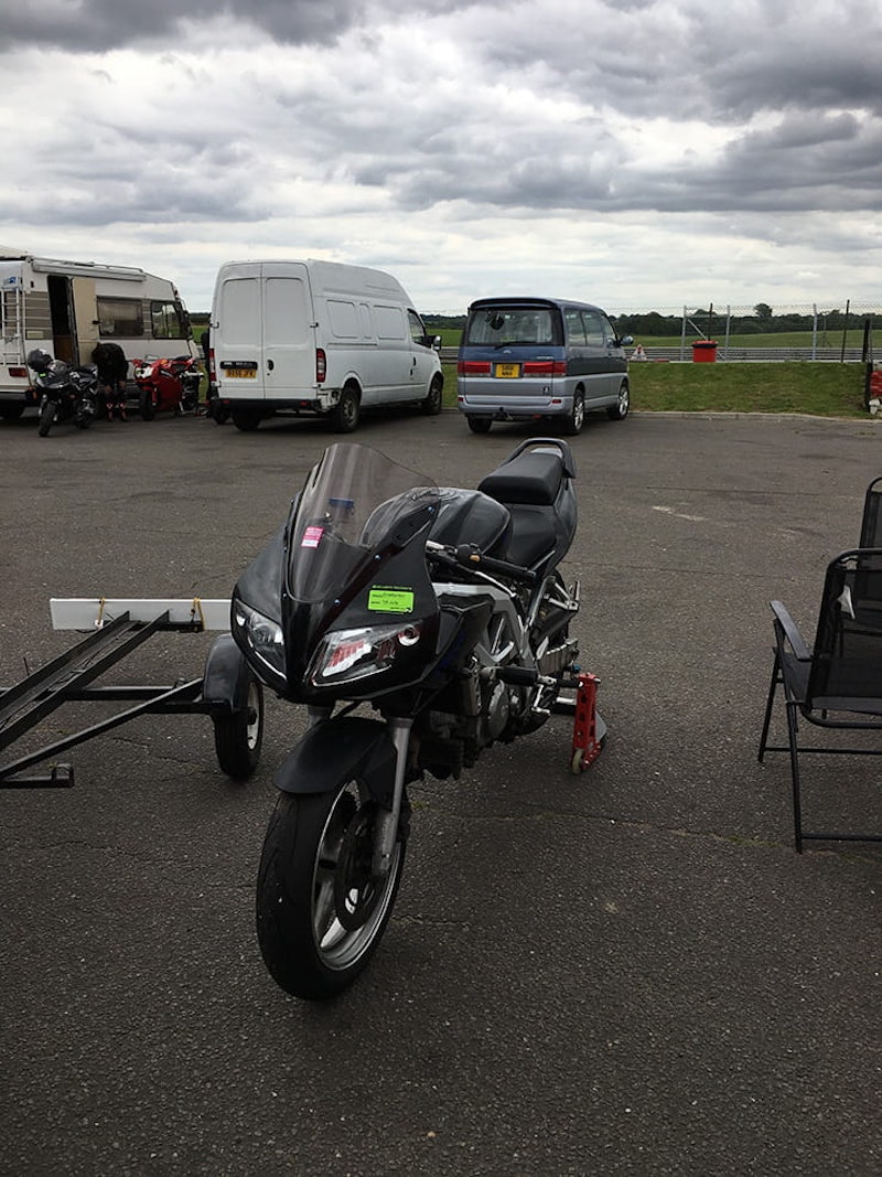 Road bike to track bike_SV650