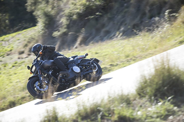 Harley Davidson Fat Bob 2018 Review Used Price Spec_03