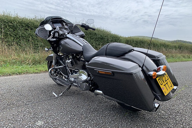 2023 Harley Davidson Road Glide Special Review Details Price Spec_19