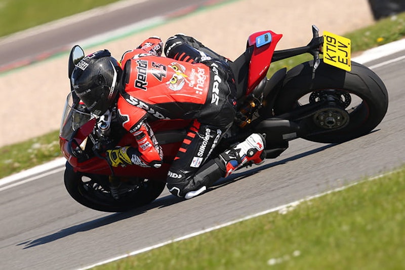 Ducati Panigale V4 vs V4S – is electronic suspension justified?