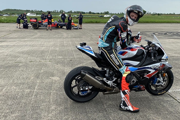 F1 vs BMW M 1000 RR_02