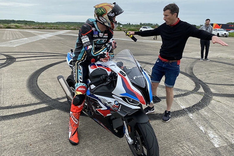 F1 vs BMW M 1000 RR_05