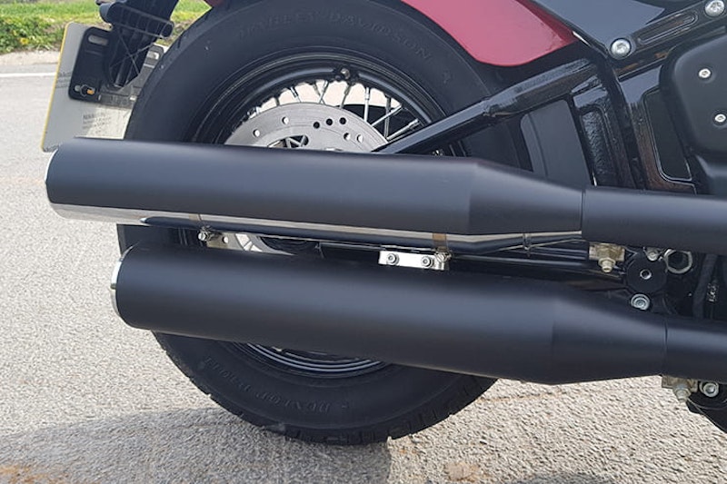 With the current resurgence in stripped-to-the-basics bobbers, we put the Street Bob 107 to the test.