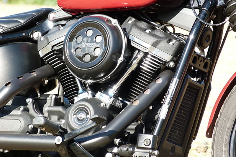 With the current resurgence in stripped-to-the-basics bobbers, we put the Street Bob 107 to the test.