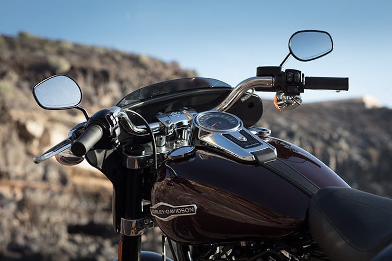 Riding_2018 Harley Davidson Sport Glide review
