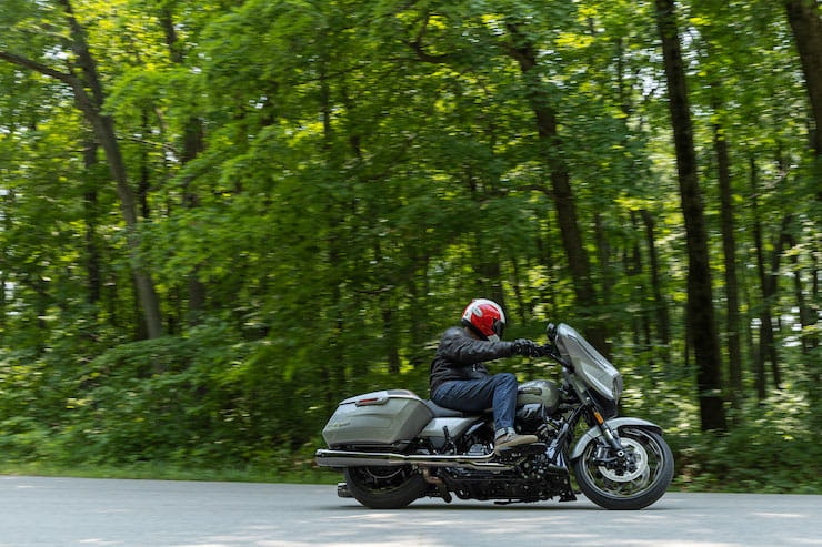 2023 Harley-Davidson CVO Street Glide Review Price Spec_02