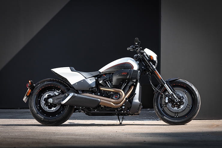 HARLEY-DAVIDSON FXDR SOFTAIL (2019) | Review