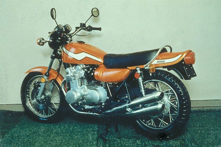 KAWASAKI Z1・Z2 OWNER'S BIBLE s-l1200.jpg