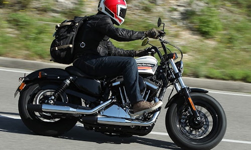Harley-Davidson Iron 1200 and Forty Eight Special (2018) | Review
