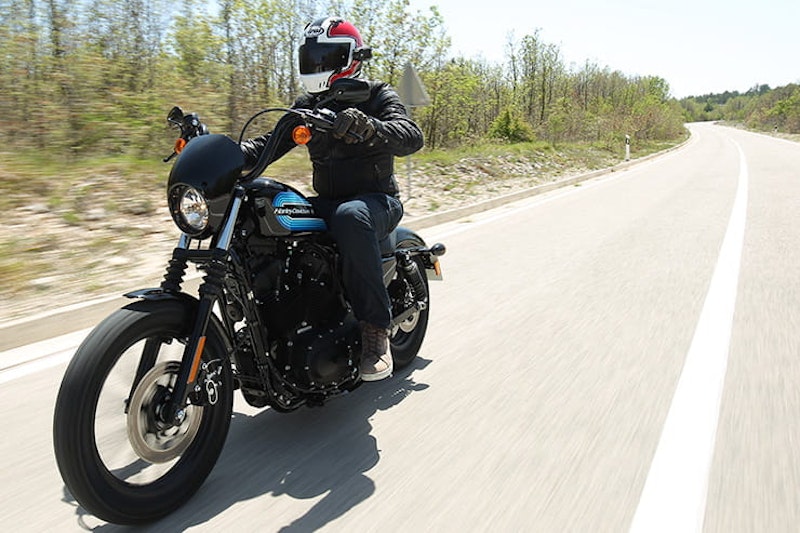 Harley-Davidson Iron 1200 Review