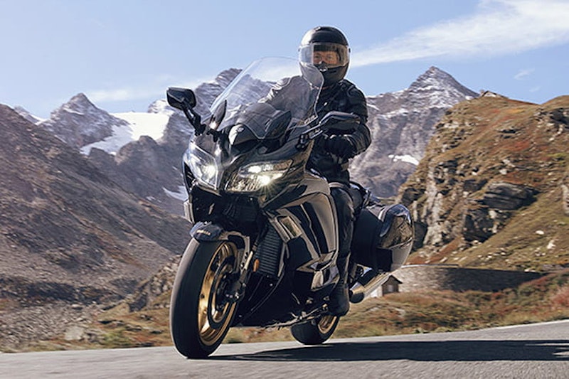 Here’s our pick of the current ‘10 bikes with the longest ranges’, with up to 400-miles from tank potentially achievable