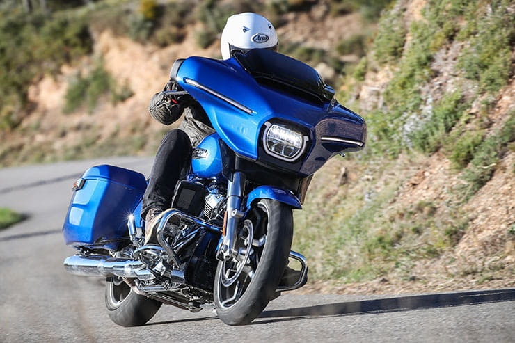 Harley-Davidson Street Road Glide 2024 Review Details Spec Price_01