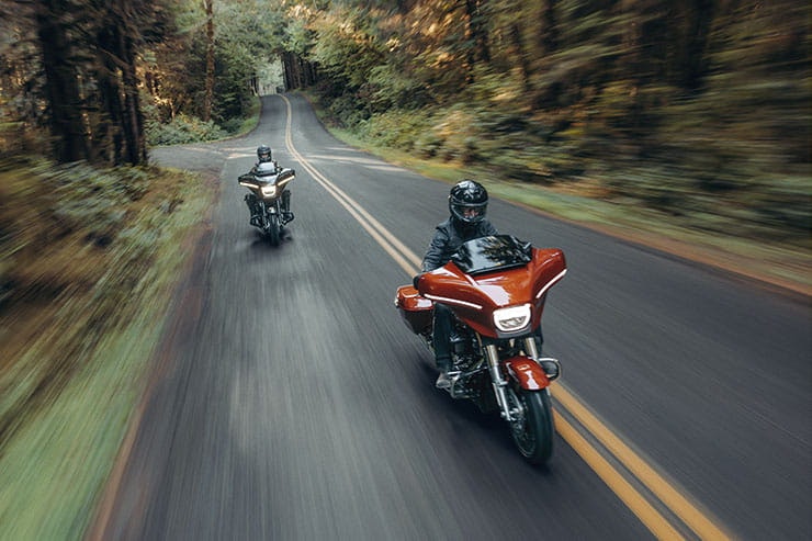 Harley-Davidson Street Road Glide 2024 Review Details Spec Price_04