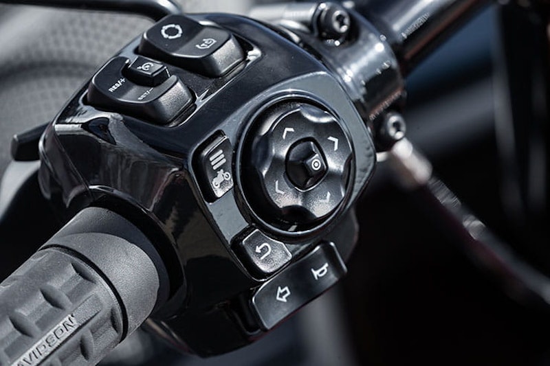 Harley-Davidson Street Road Glide 2024 Review Details Spec Price_24