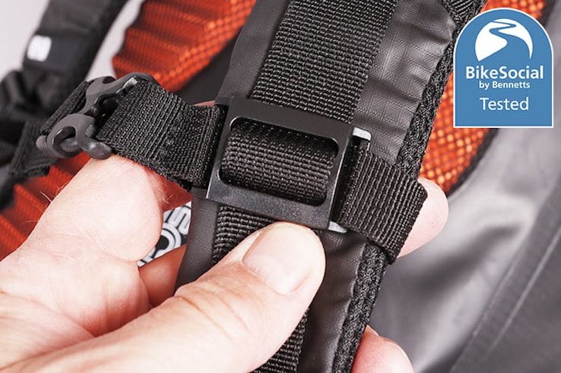 Oxford Aqua Evo motorcycle rucksack review OL686_11