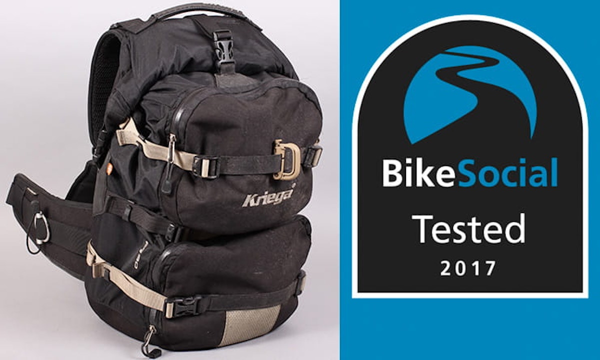 क्रीगा R30 मोटरसाइकिल बैकपैक - वाटरप्रूफ रोल-टॉप, क्वाडलोक हार्नेस, रिफ्लेक्टिव, 30 लीटर क्षमता