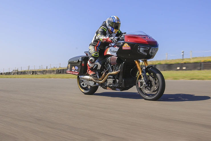 Indian Challenger RR King of the Baggers race bike test_34