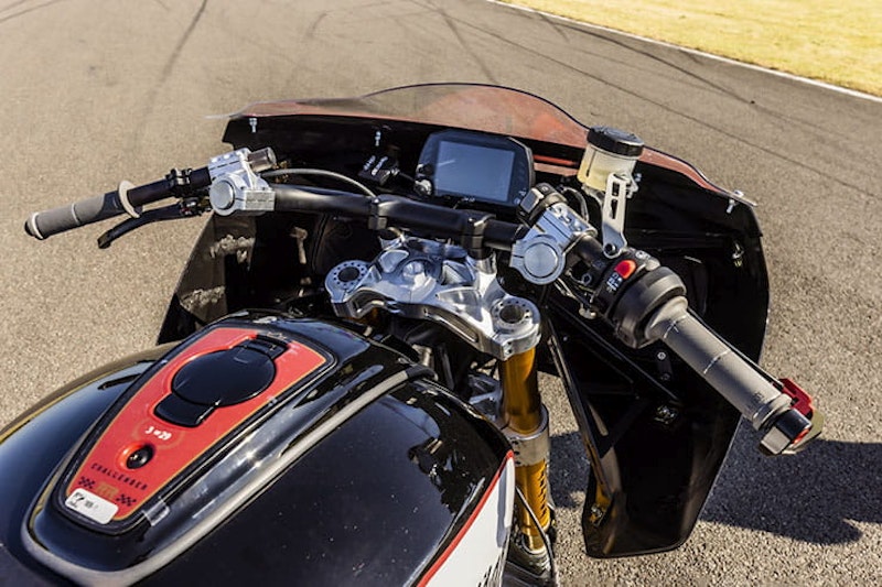 Indian Challenger RR King of the Baggers race bike test_107