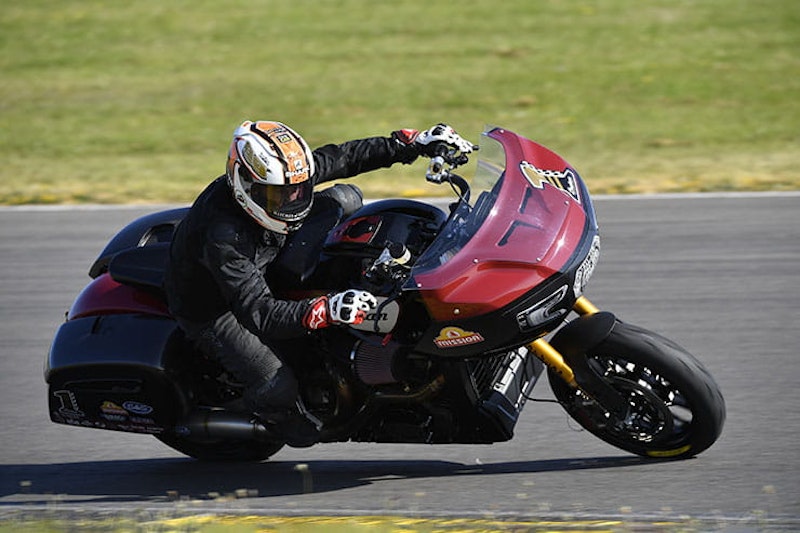 Indian Challenger RR King of the Baggers race bike test_108