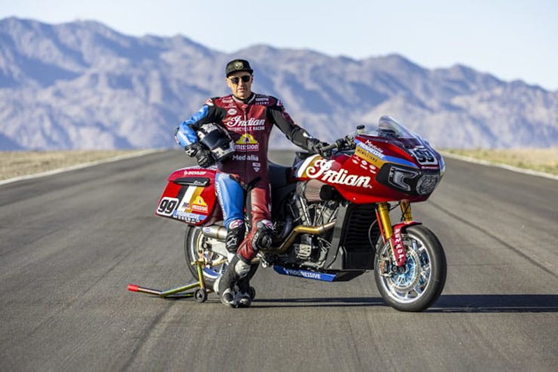 Indian Challenger RR King of the Baggers race bike test_111