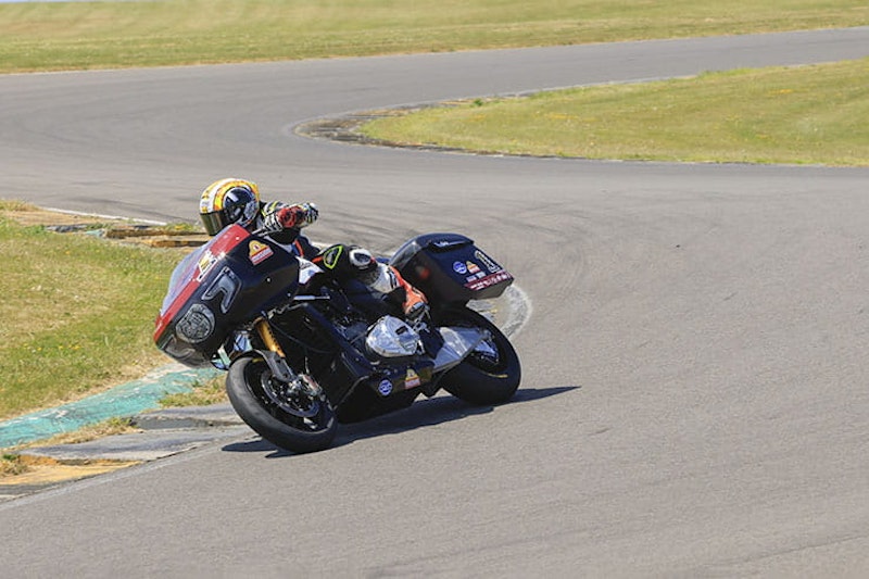Indian Challenger RR King of the Baggers race bike test_20