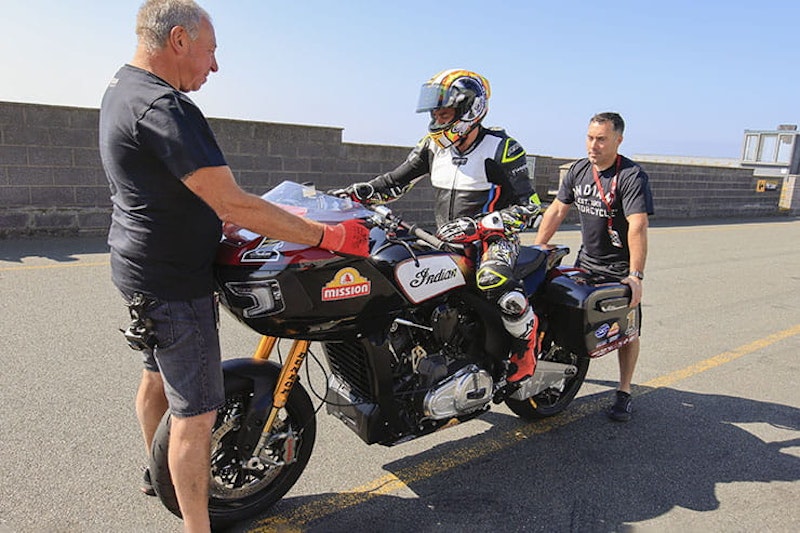 Indian Challenger RR King of the Baggers race bike test_33