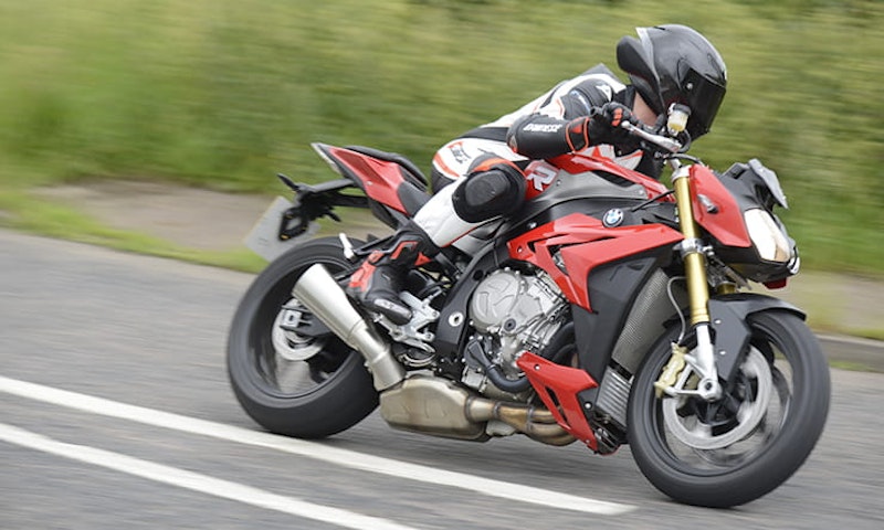 S1000R has a gearbox that