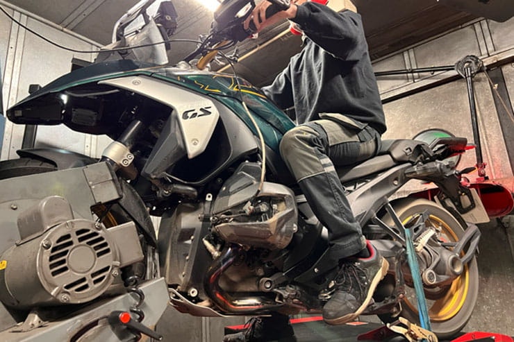 2024 BMW R1300GS vs 2023 BMW R1250GS Review Details Spec Price Speed Performance_04