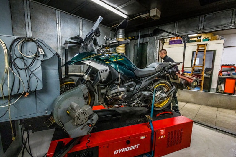 2024 BMW R1300GS vs 2023 BMW R1250GS Review Details Spec Price Speed Performance_07