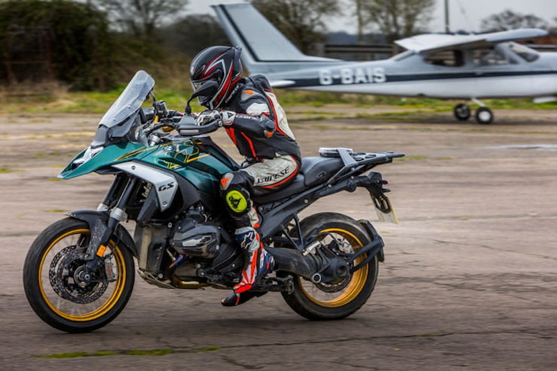 2024 BMW R1300GS vs 2023 BMW R1250GS Review Details Spec Price Speed Performance_11
