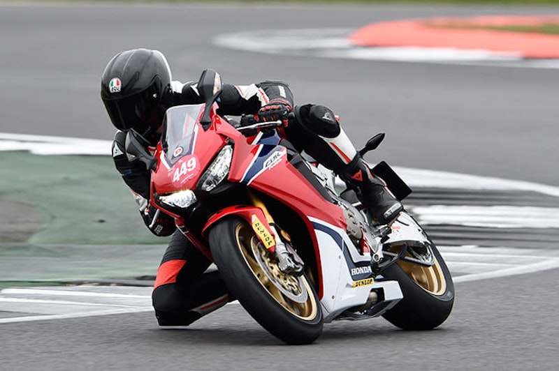 2017 Honda Fireblade going through a chicane