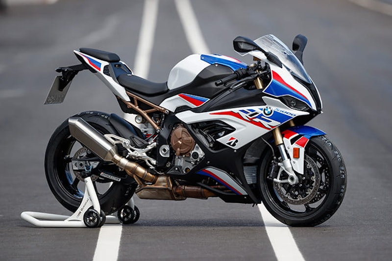 Aprilia RSV4 1100 Factory vs. BMW S1000RR Review