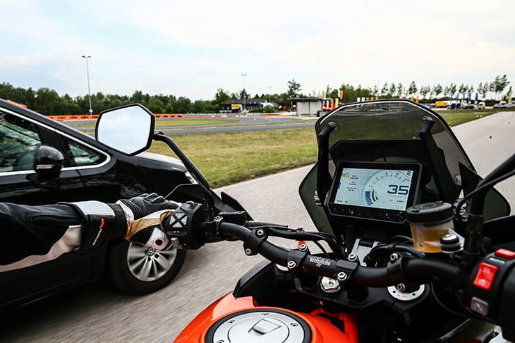 Behind-the-scenes: KTM test their technology