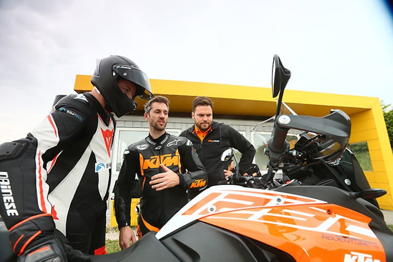Behind-the-scenes: KTM test their technology