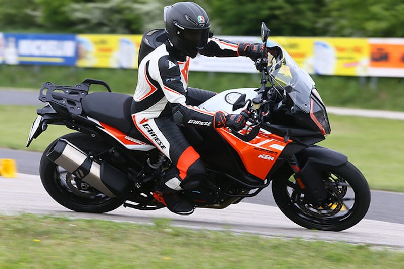 Behind-the-scenes: KTM test their technology