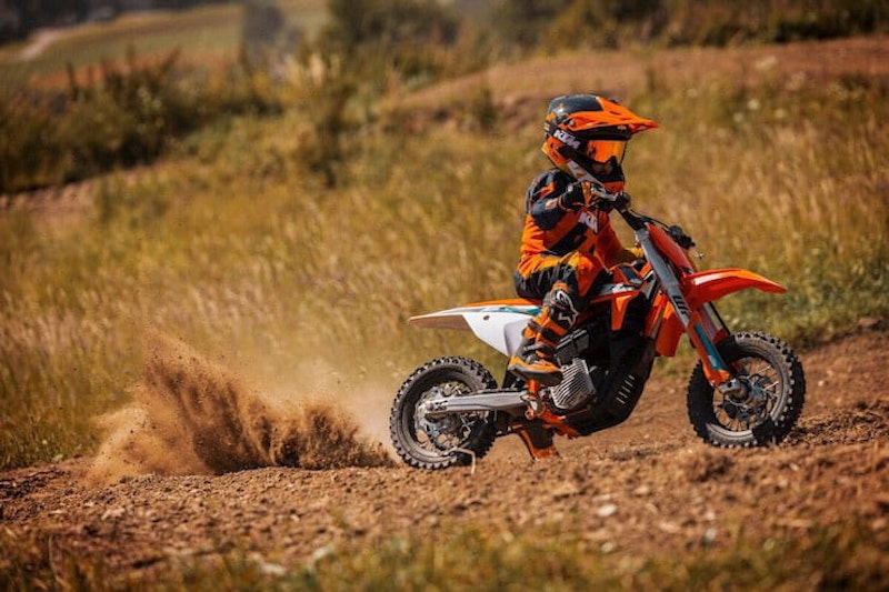 Best first motorbikes for children_09