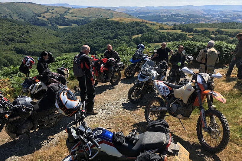 perfect-trail-bike-grom-msx-husband-wife-adventure